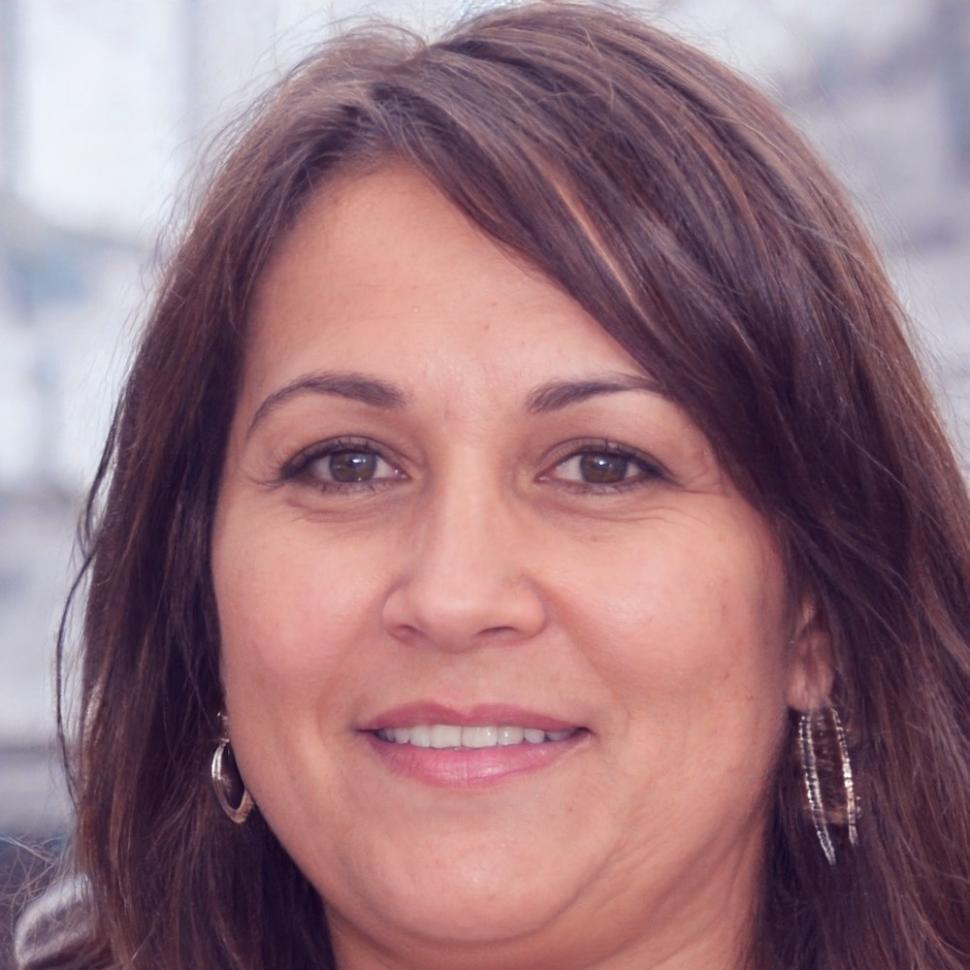 Instructora Etherdusk especializada en metodologías prácticas